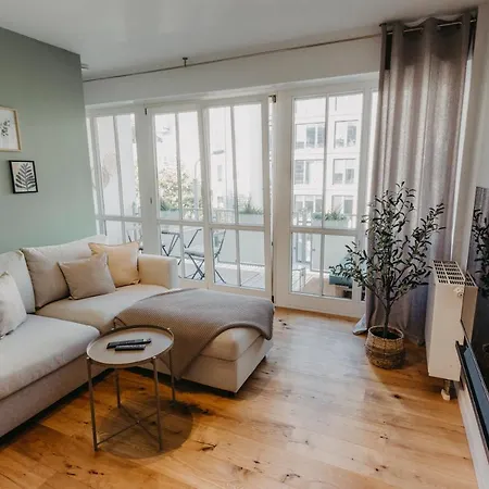 Traber Apartments Im Herzen Leipzigs Balkon Parkplatz Exterior photo
